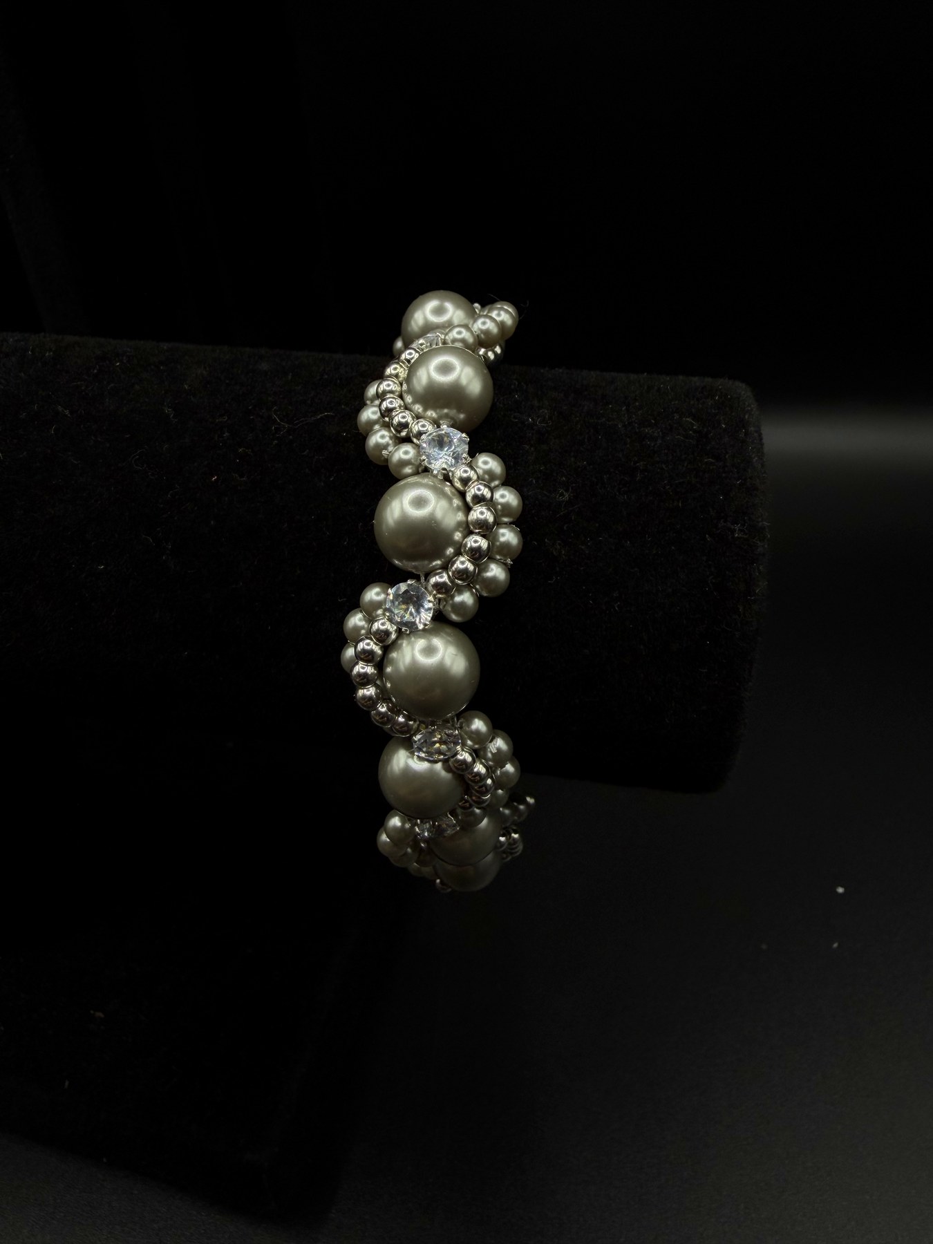 Schwarzes Perlenarmband Pavé — YAROGO