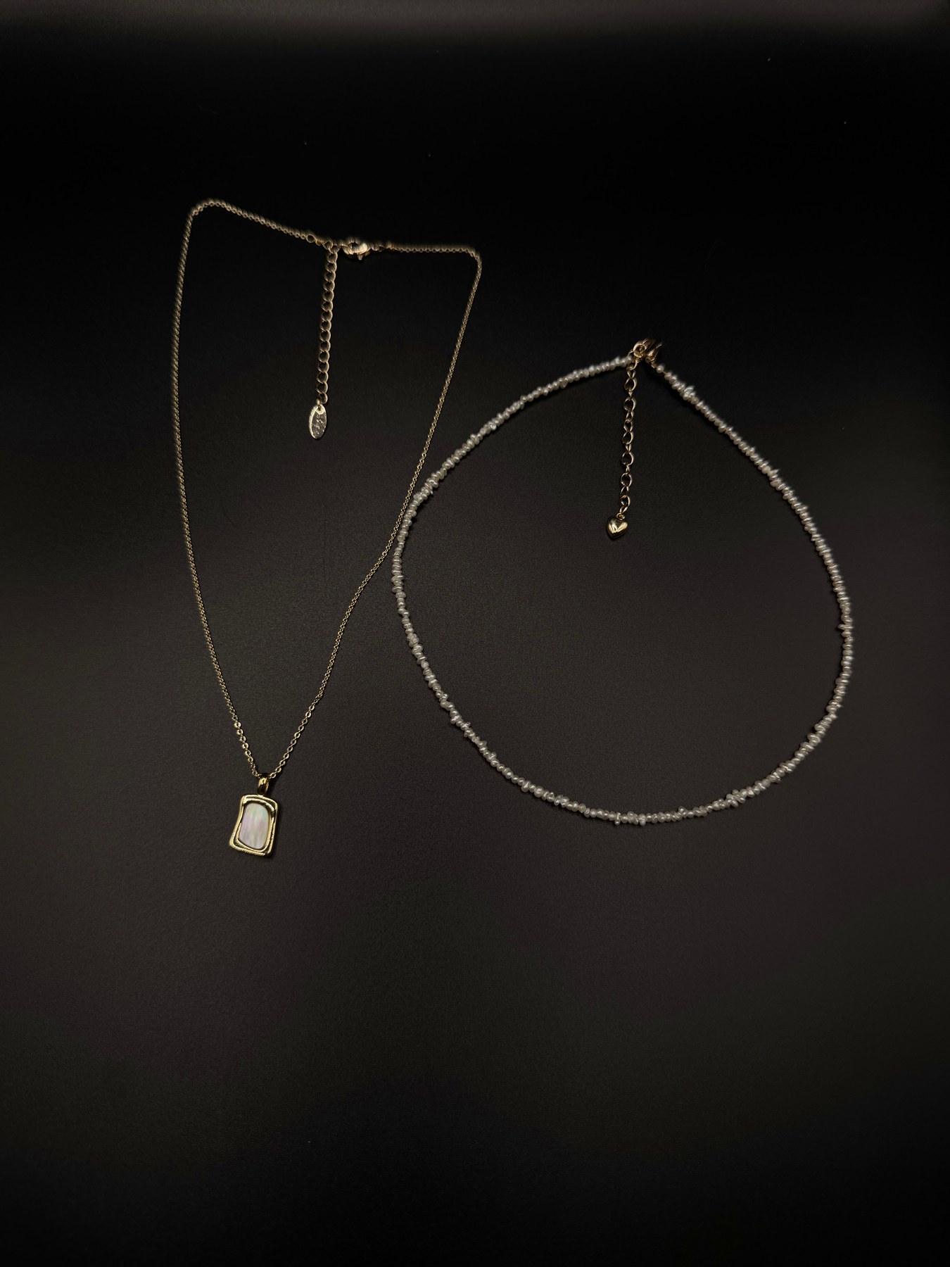 Goldene Kette mit Perlen — YAROGO